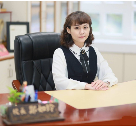 鄭如玲校長照片